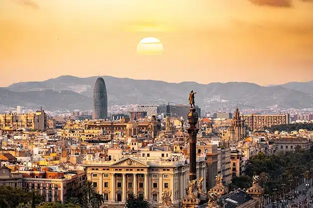 Barcelona firma el compromiso para convertirse en una ciudad cero residuos